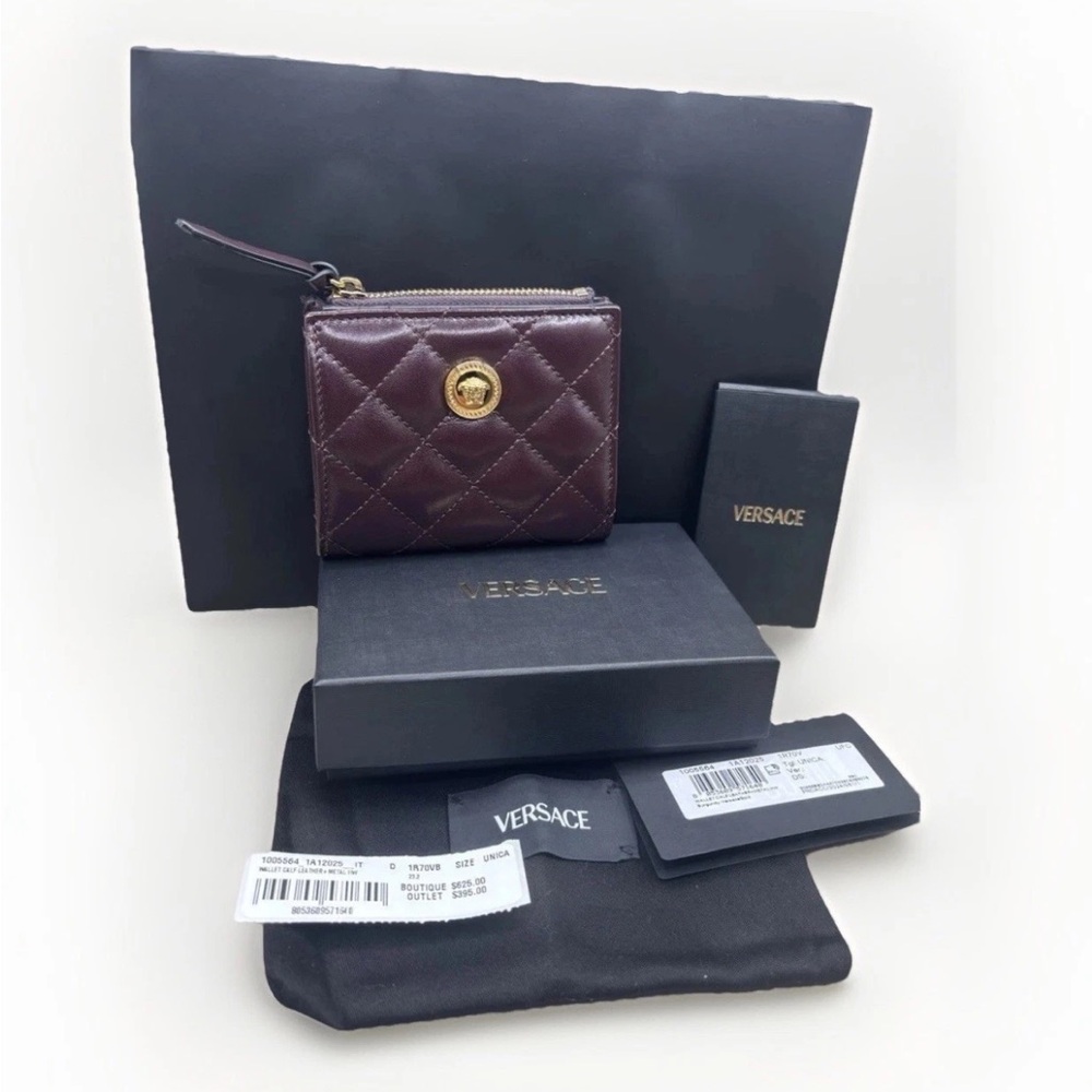 NWT Versace Burgundy Leather Quilted Card
Case Compact Wallet